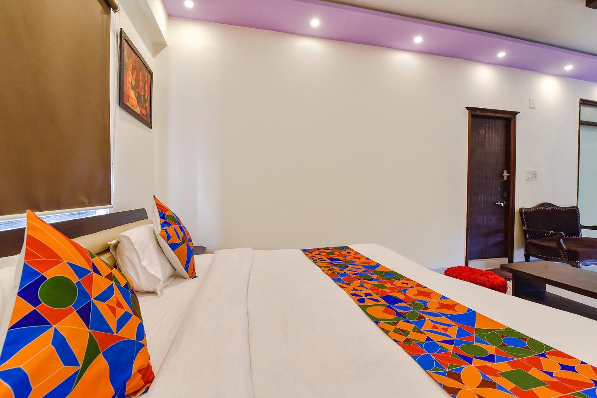 Fabhotel Crystal Inn II - Paldi Char Rasta Ахмедабад Екстериор снимка